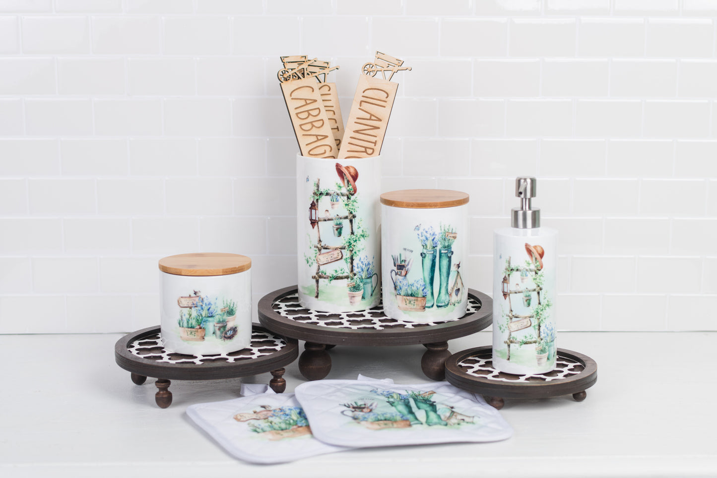 Country Garden Bathroom Jar - Medium
