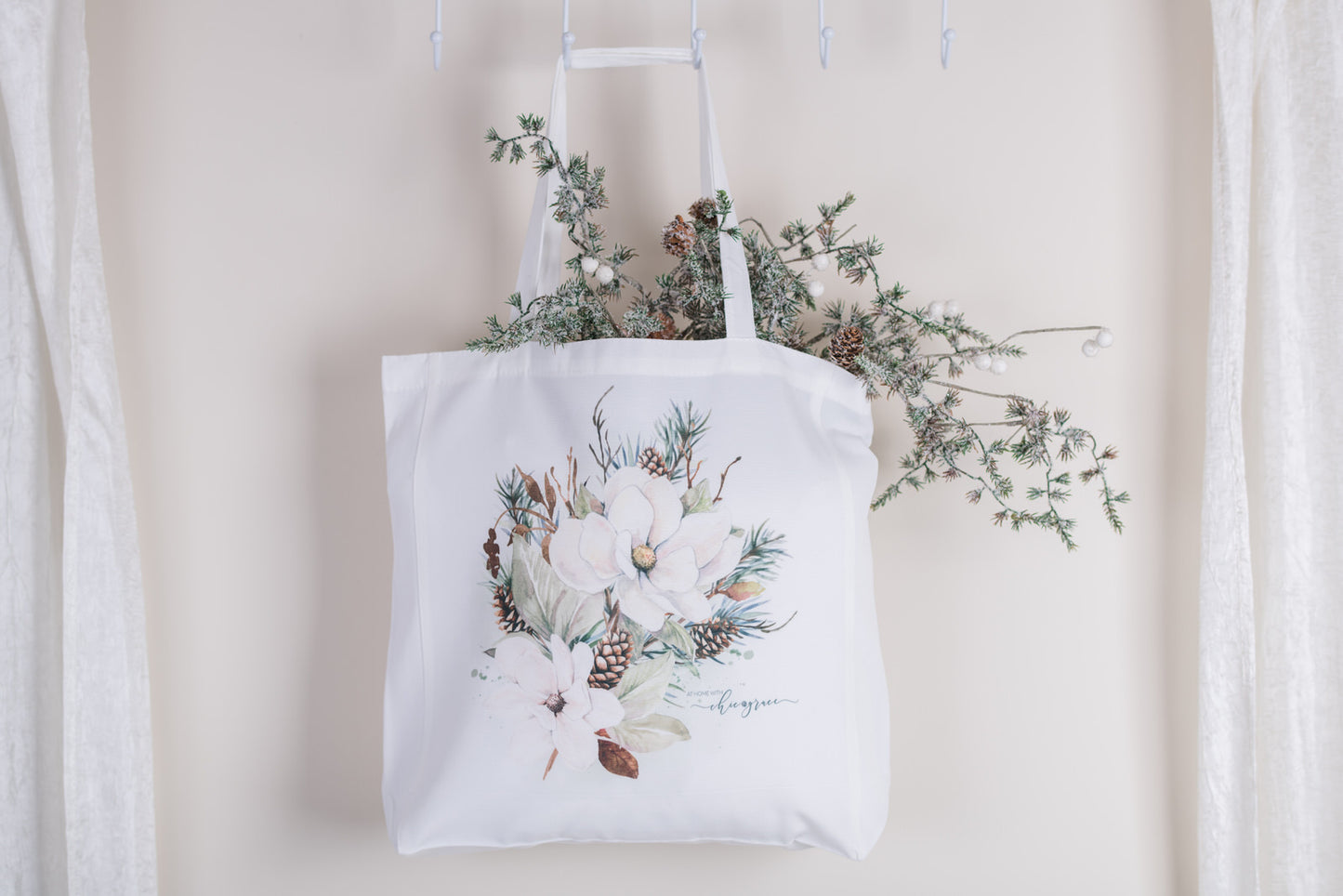 Magnolia Christmas Market Bag
