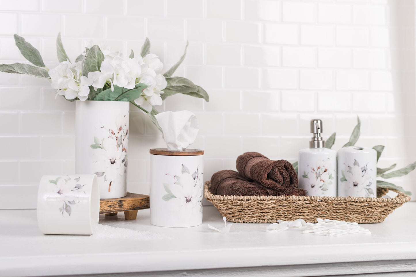 Magnolia Bathroom Jar - Medium