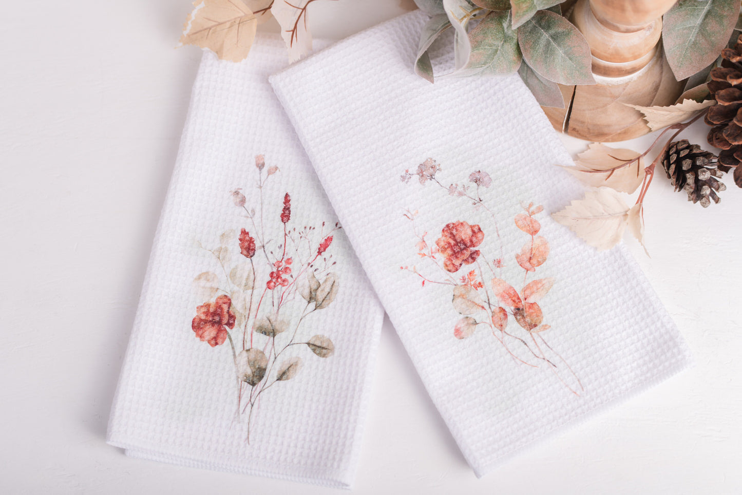 Cozy autumn tea towel in spicy floral design for kitchen styling