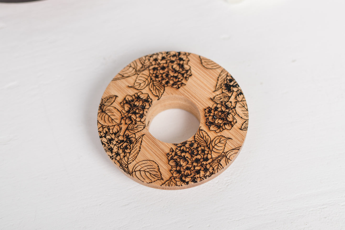 Spring Botanical Tissue Holder