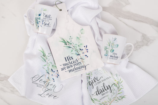 Cozy Kitchen Gift Set Winterberry | Scripture Kitchenware