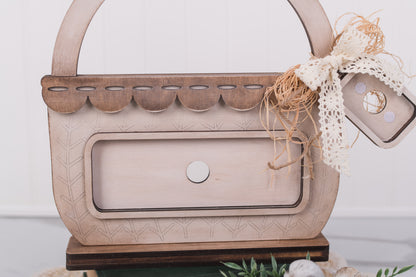 farmhouse basket decor base with scalloped edge detail
