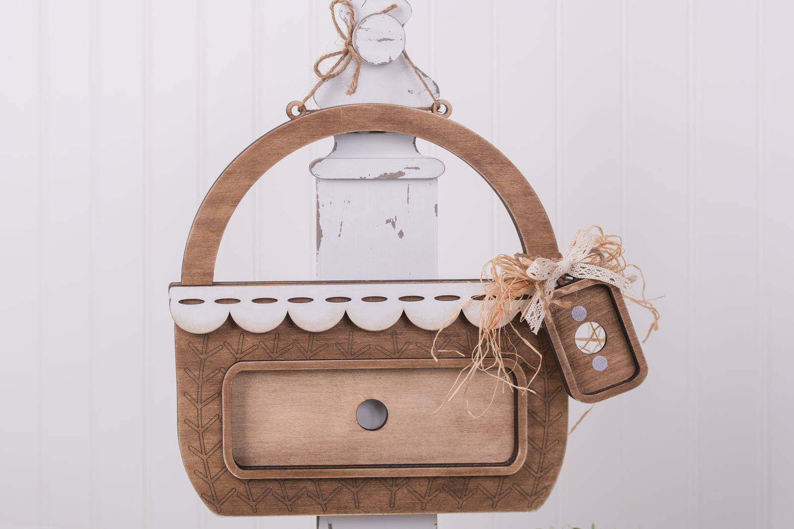hanging basket decor base for interchangeable insert display
