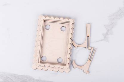 Cottage scallop frame with easel for interchangeable inserts