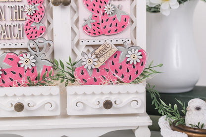 Cottage collection strawberry seasonal insert pieces