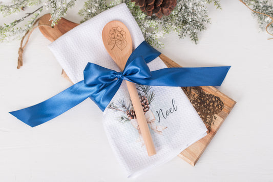 Pinecone Cutting Board & Gift Set