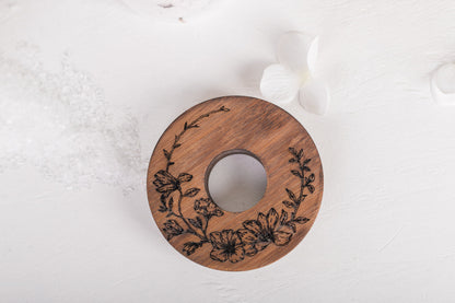 Magnolia Tissue Holder