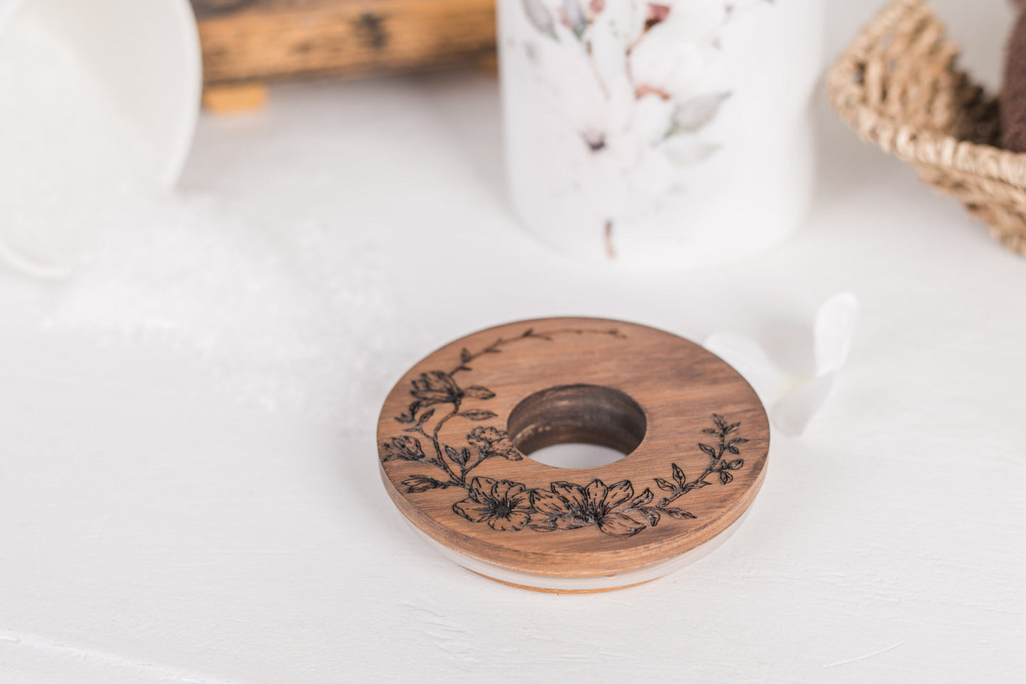 Magnolia Christmas Tissue Holder