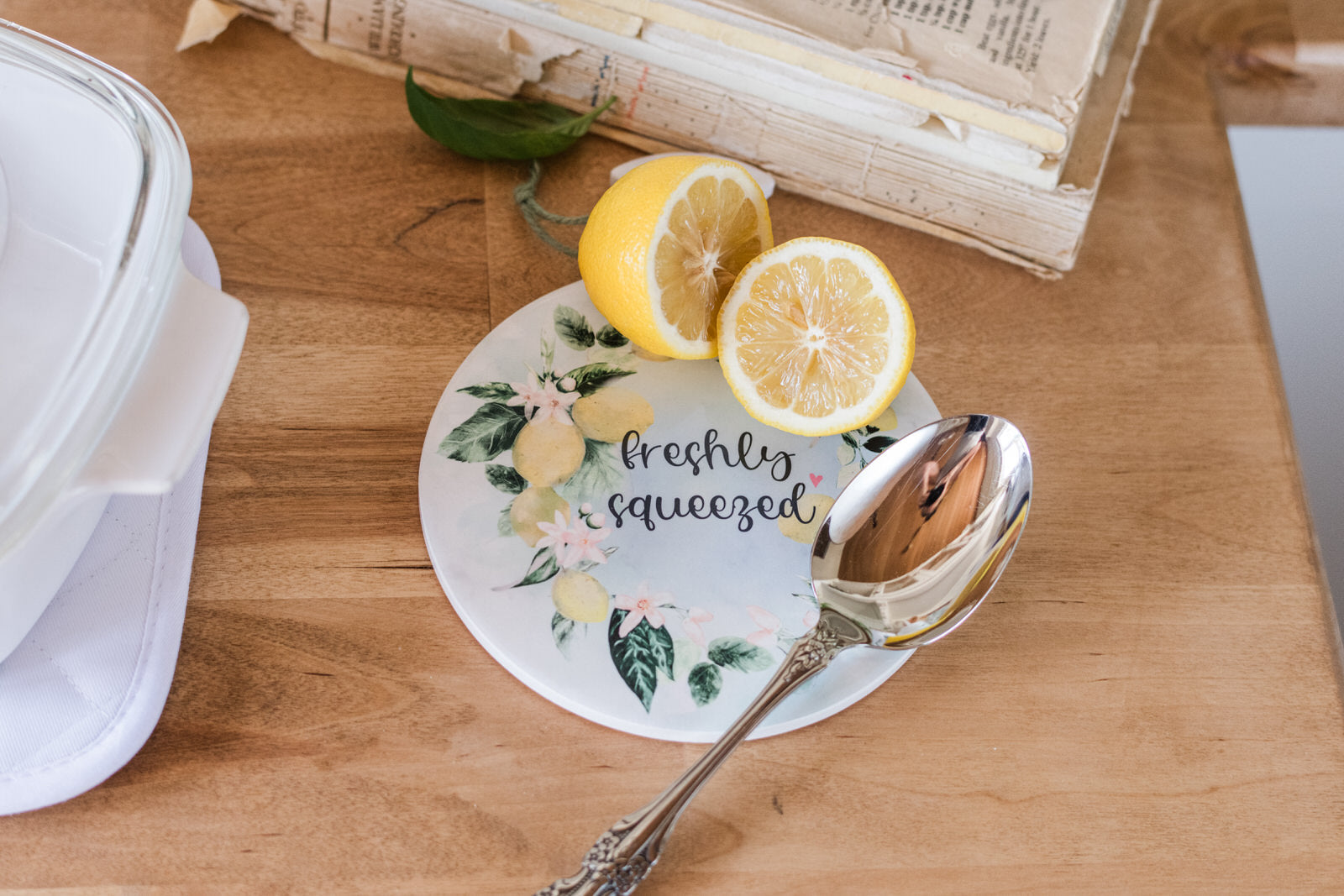 Ceramic spoon rest with lemon design