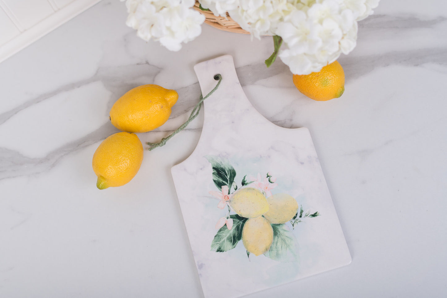 Farmhouse kitchen trivet with lemon design