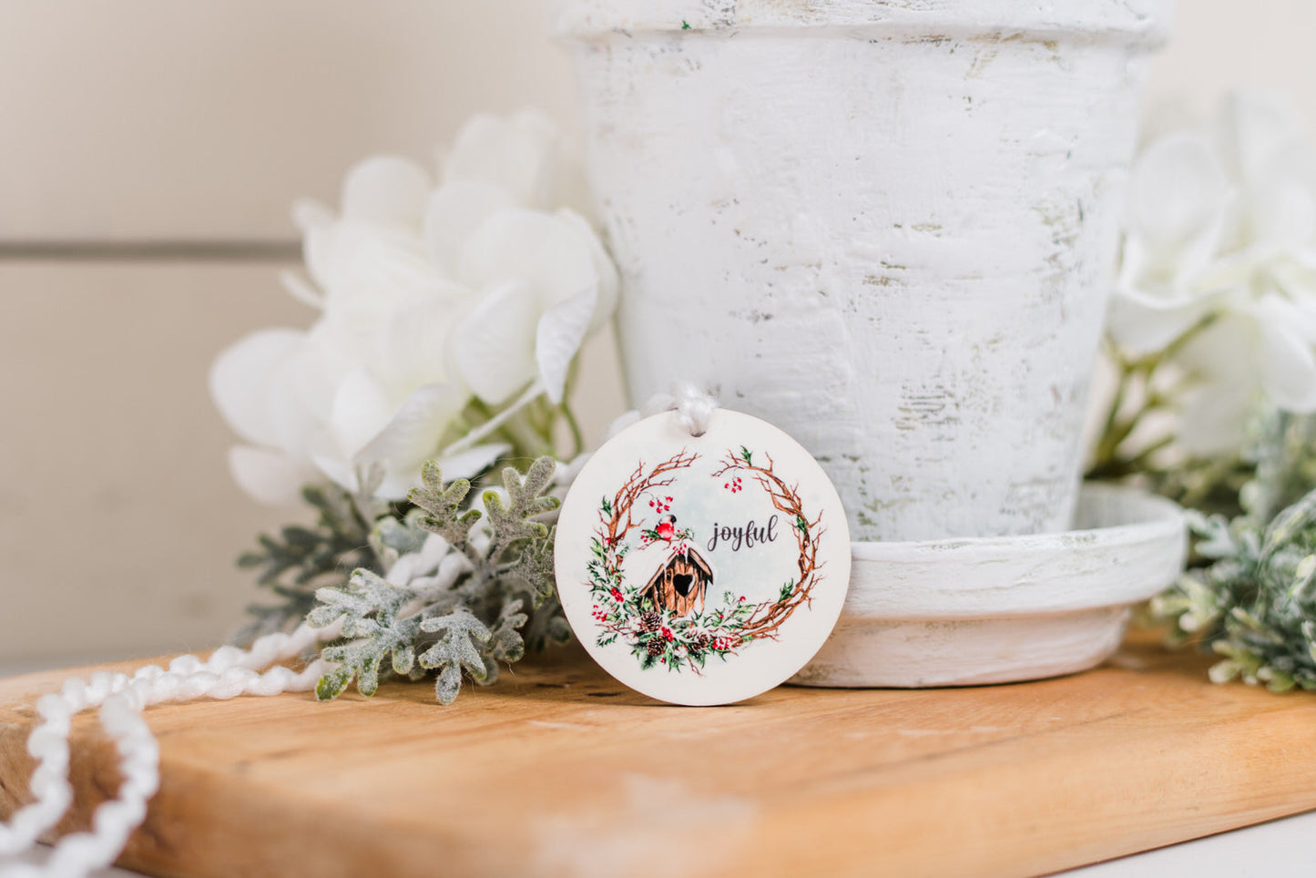Cozy Christmas Wreath - Joyful - Round Decor Tag